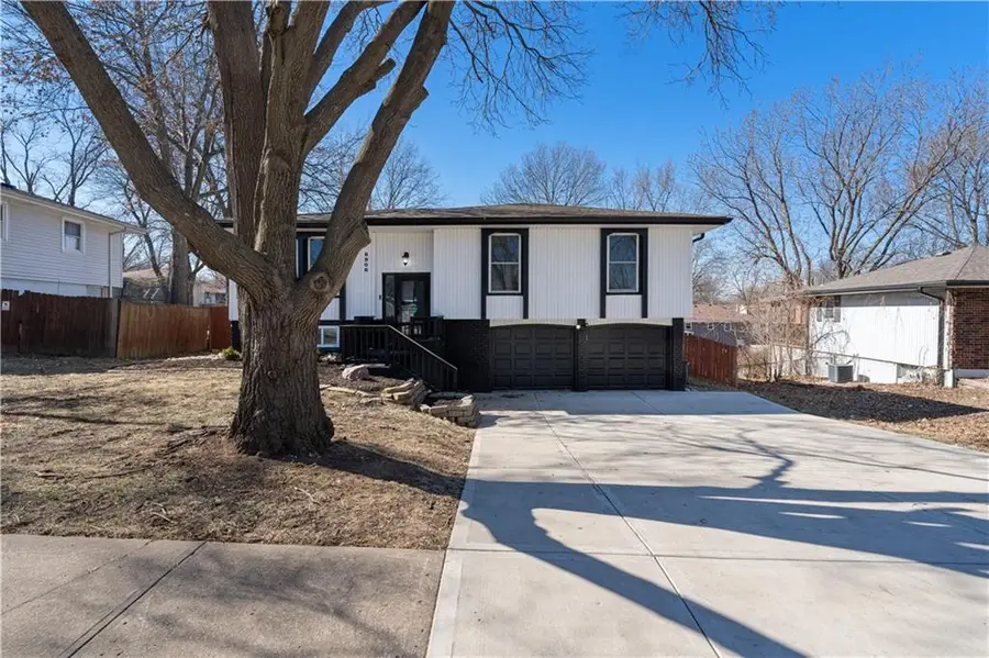 8906 N Mcgee Street, Kansas City, MO 64155 - #2