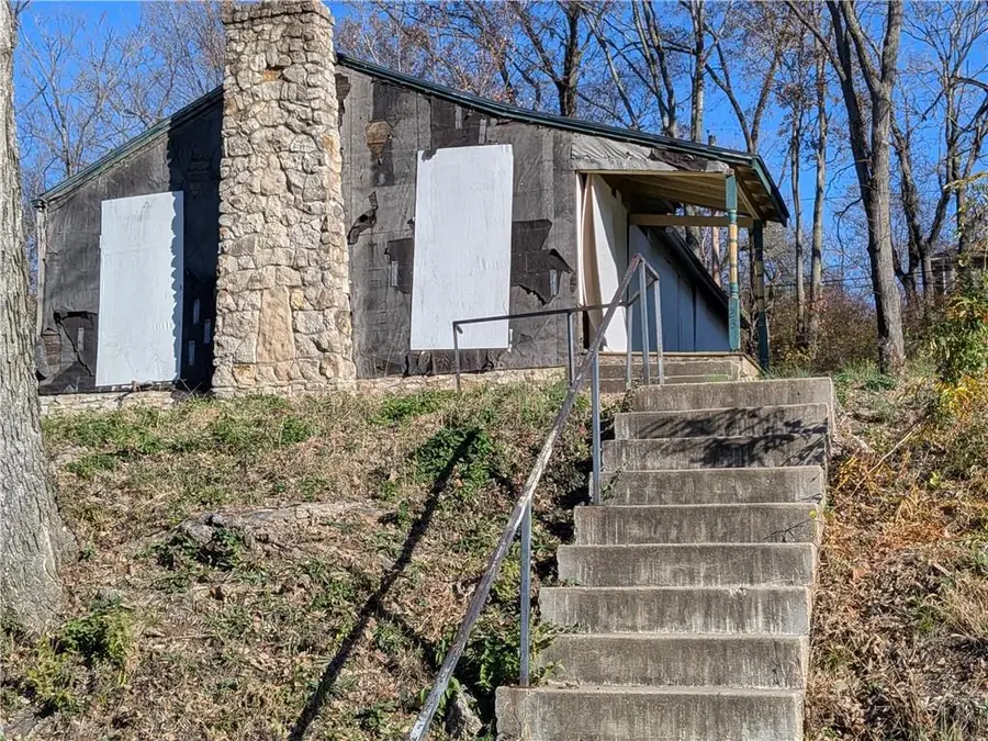 4231 Park Avenue, Kansas City, MO 64130 - #3