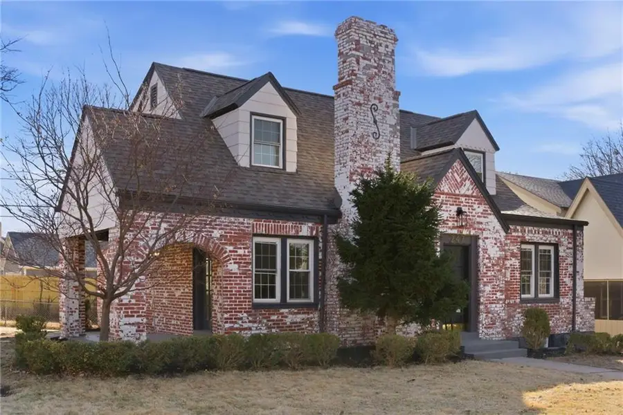 247 E 74th Terrace, Kansas City, MO 64114 - #3