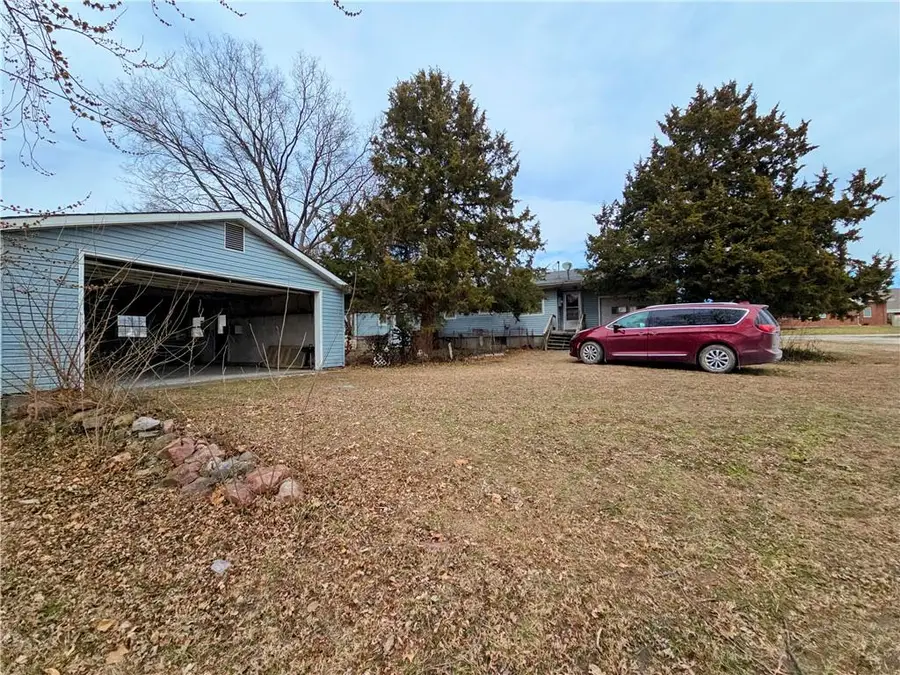 321 Elm Street, Nortonville, KS 66060 - #3