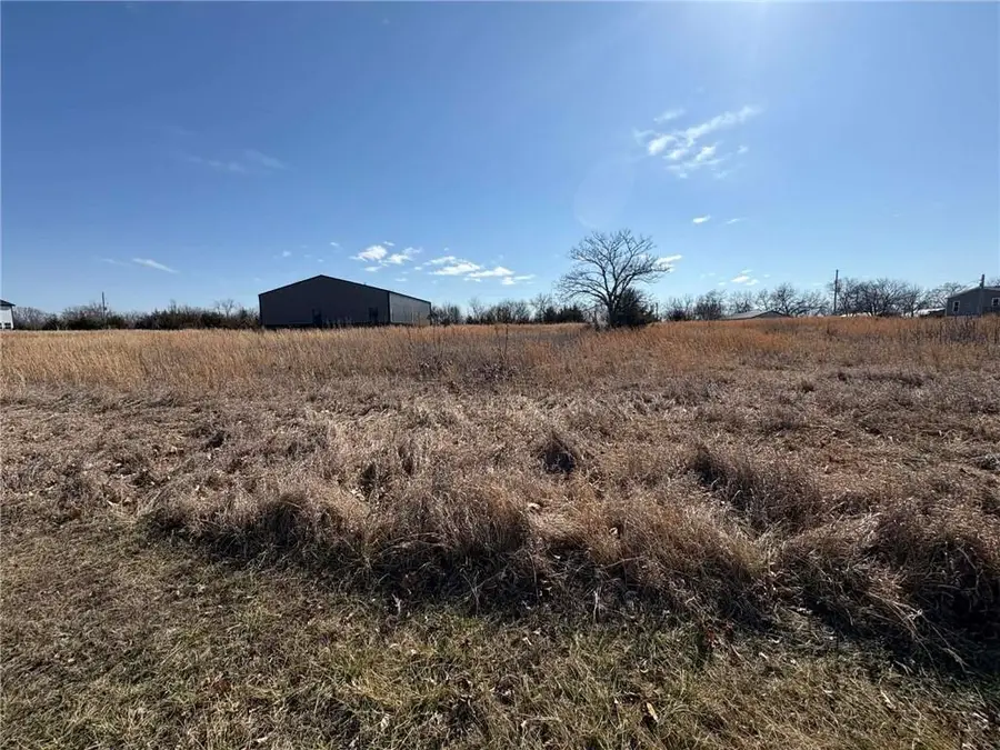 454 N Linn Valley Drive, Linn Valley, KS 66040 - #2