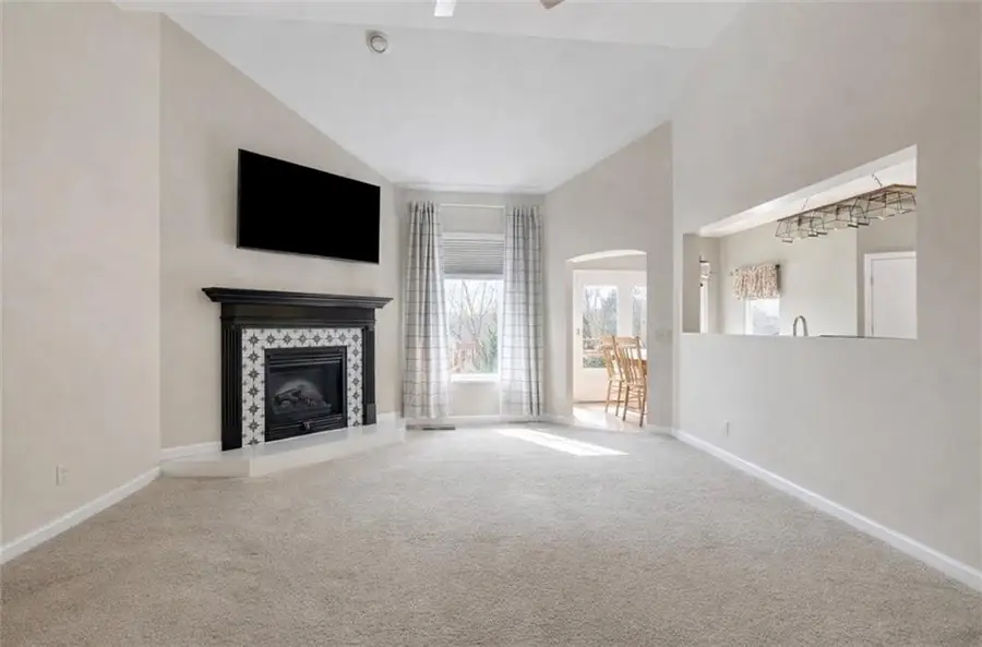 811 Cherry Lane, Smithville, MO 64089 - #3