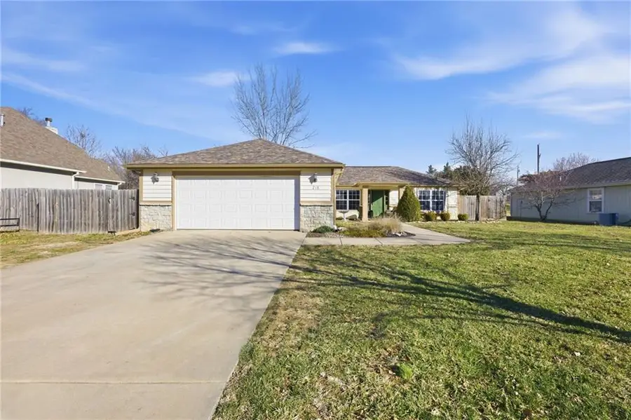 218 Hillside Drive, Baldwin City, KS 66006 - #2