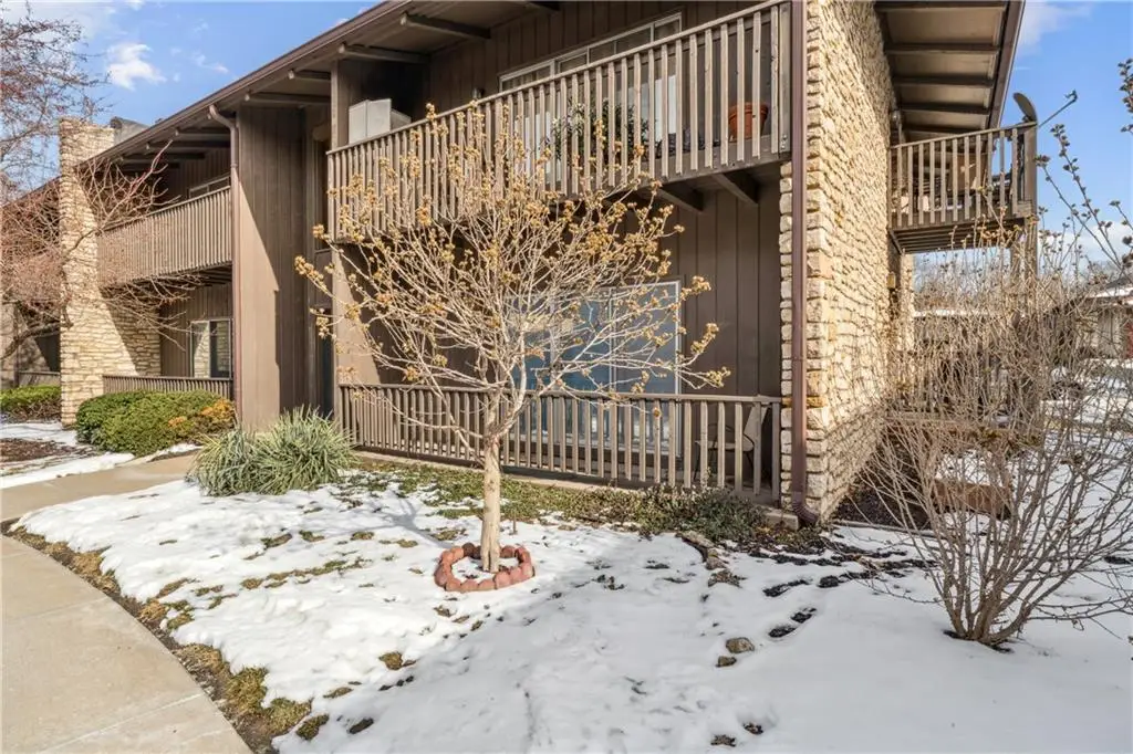 419 W 104th Street #B, Kansas City, MO 64114 - #1