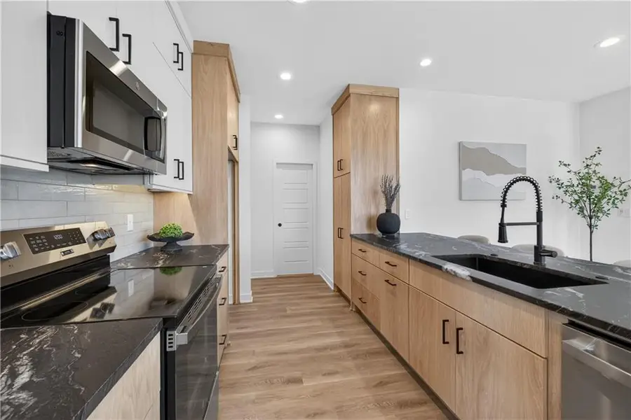 9303 Aminda Street, Lenexa, KS 66227 - #3