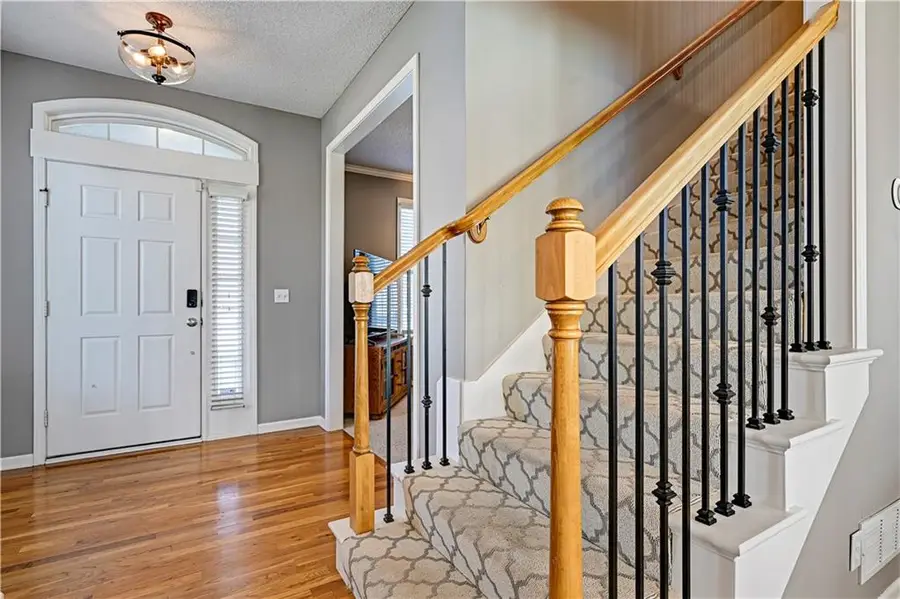 6047 Theden Street, Shawnee, KS 66218 - #3