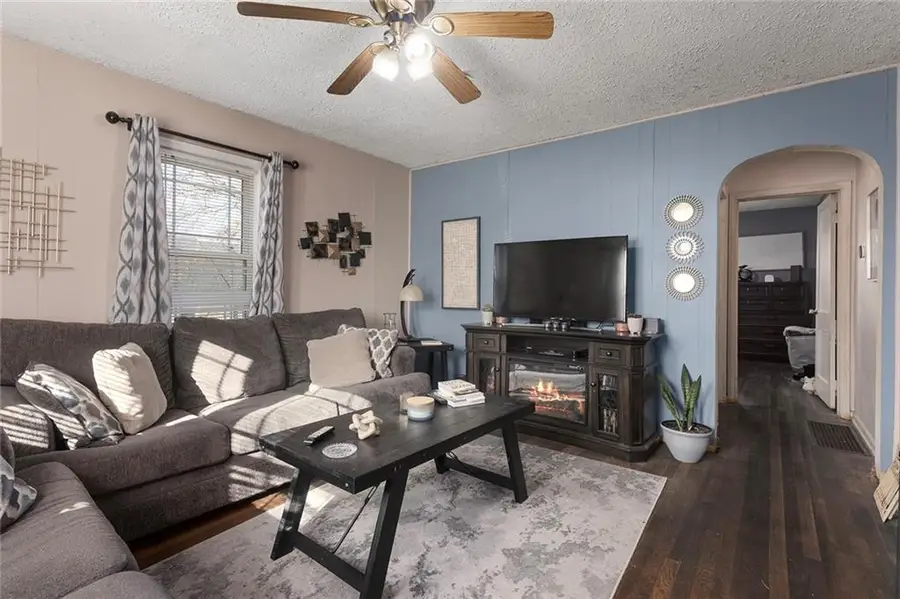 5330 NE Barnes Avenue, Kansas City, MO 64119 - #2