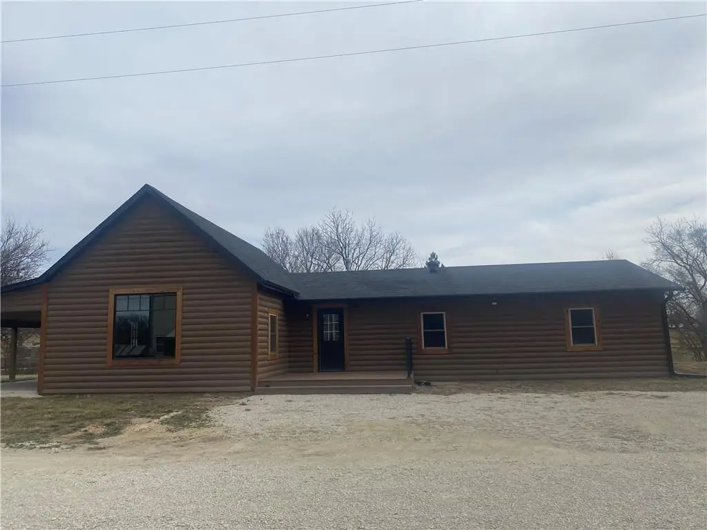 21731 3rd Street, Onaga, KS 66521 - #1
