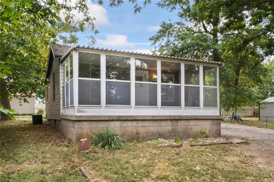 1530 S Pearl Street, Independence, MO 64055 - #2