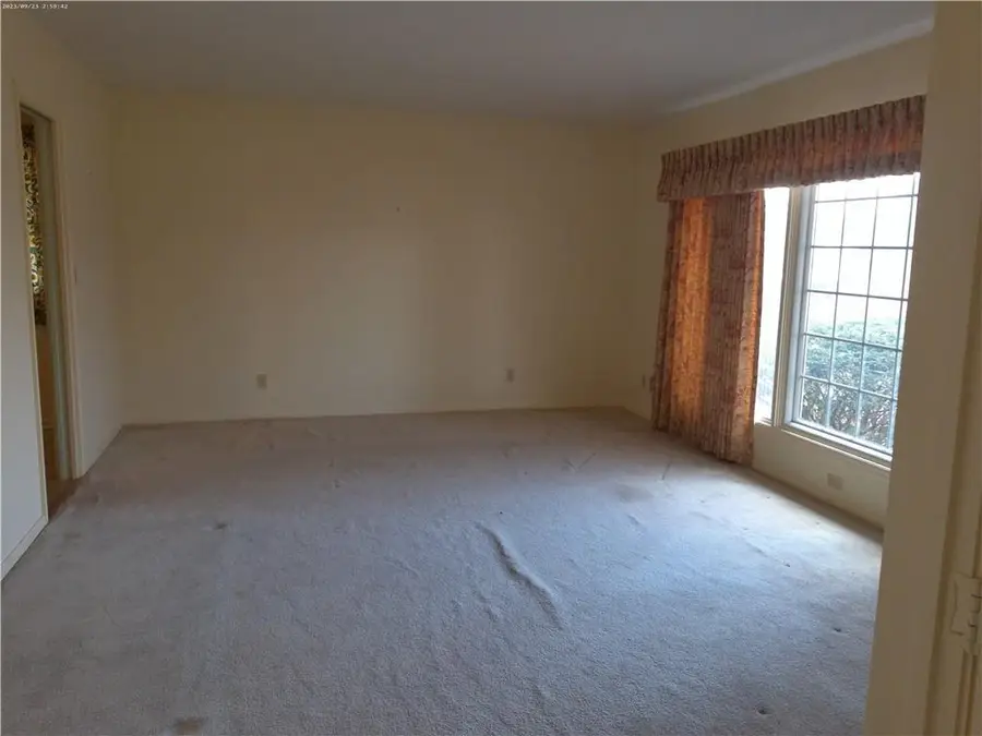 1 Holly Lane, Paola, KS 66071 - #3