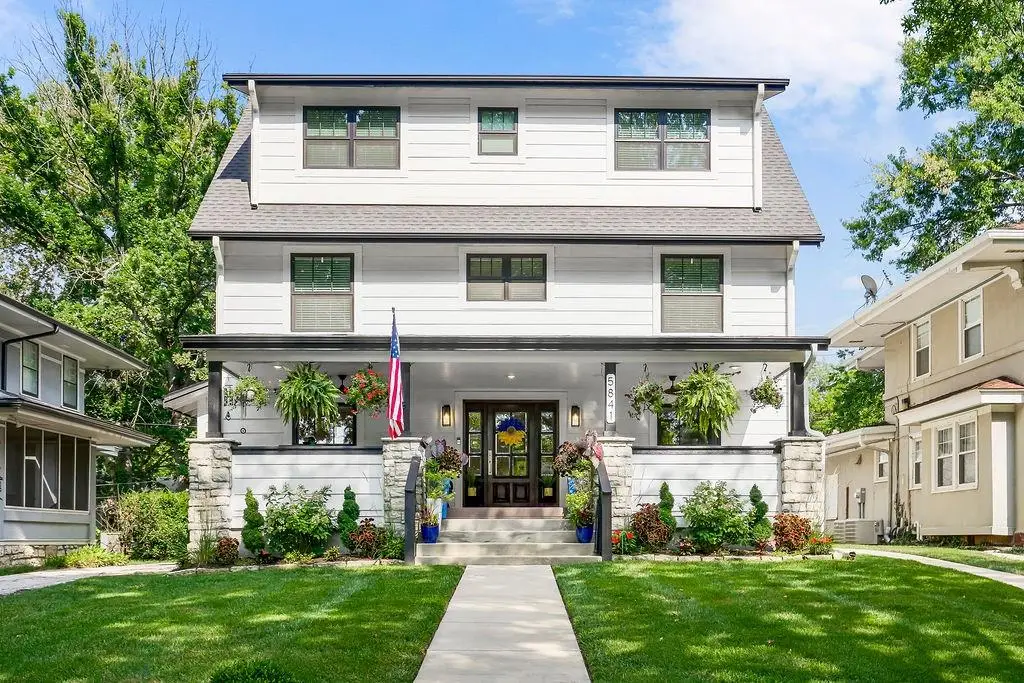 5841 Mcgee Street, Kansas City, MO 64113 - #1