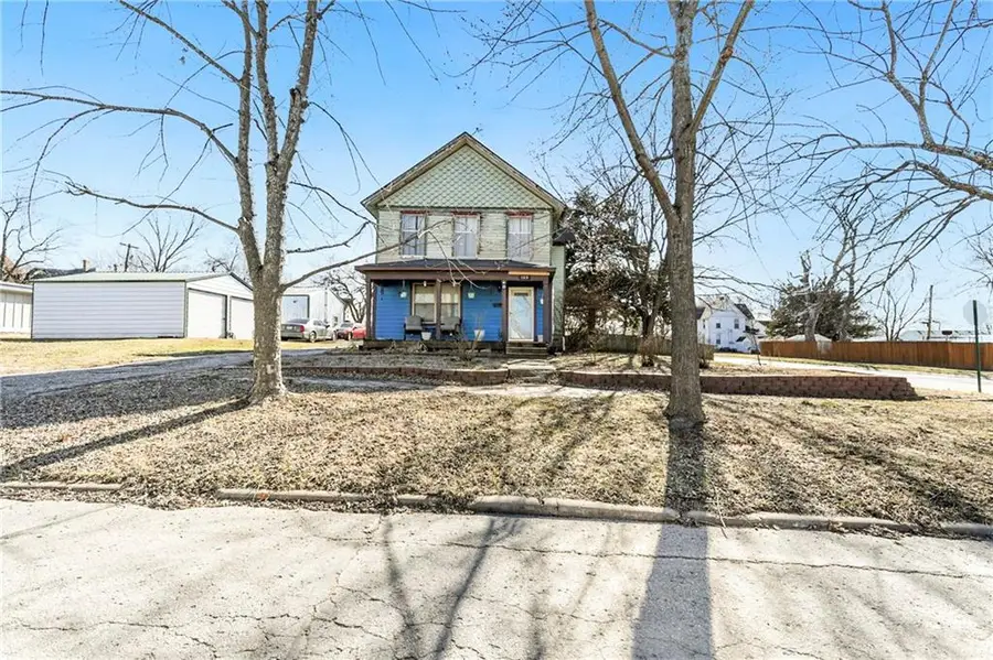 109 W Miami Street Ne, Paola, KS 66071 - #3