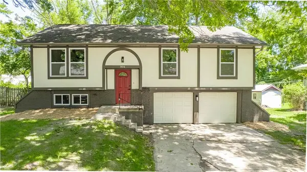 804 NW North Summit Circle, Blue Springs, MO 64015