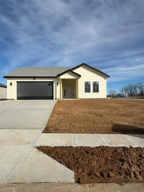 6201 N Chelsea Avenue, Kansas City, MO 64119