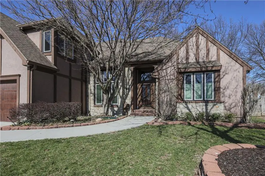 4816 W 121st Street, Leawood, KS 66209 - #3
