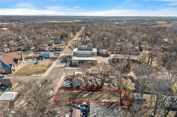 8122 Paseo Boulevard, Kansas City, MO 64131