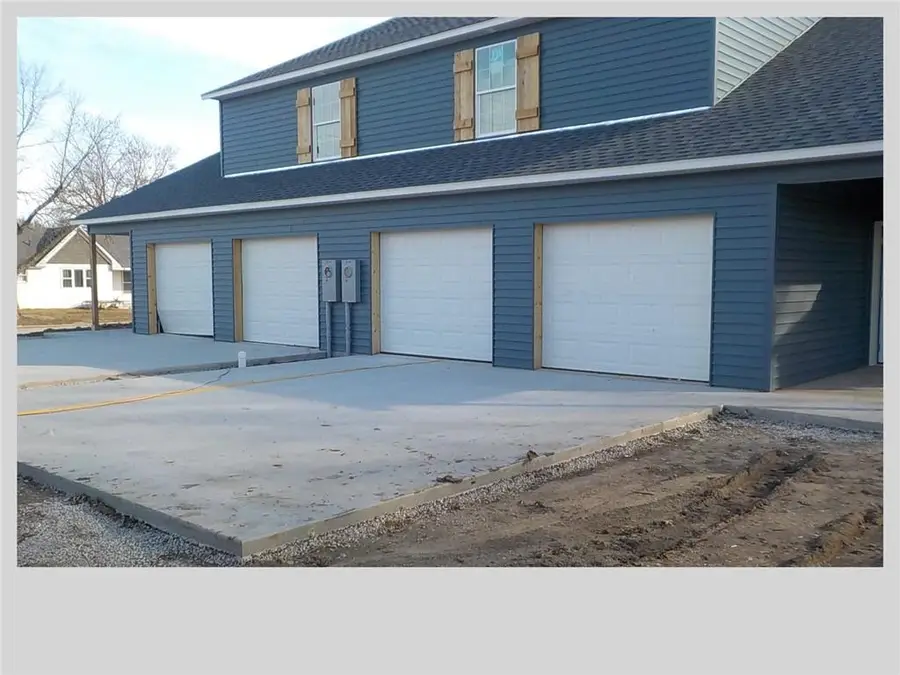 1102-1104 W 10th Street, Coffeyville, KS 67337 - #3