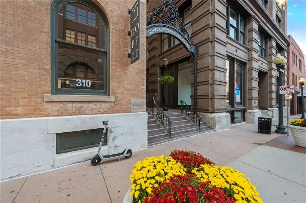 308 W 8th Street #401, Kansas City, MO 64105 - #1