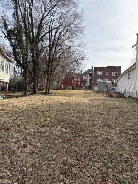 625 Oak Street, Leavenworth, KS 66048 - #2