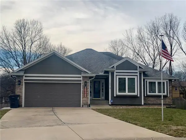 1001 NW Creek Side Circle, Blue Springs, MO 64015