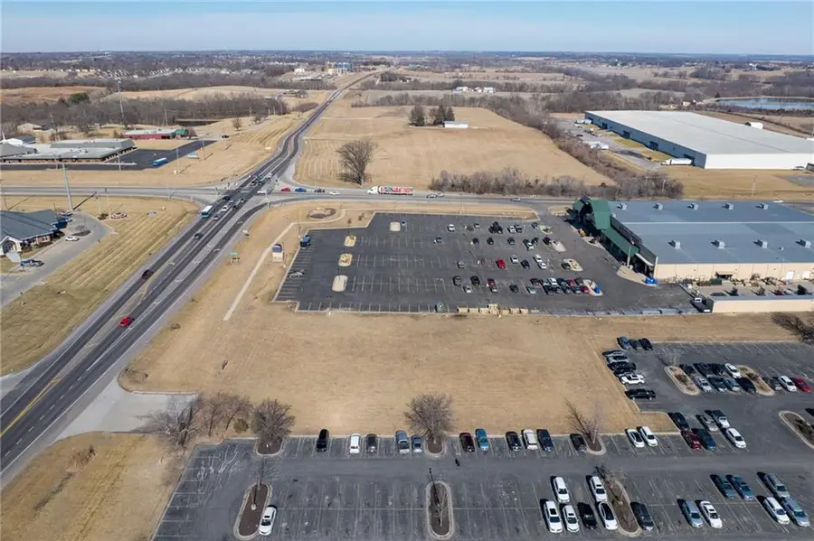 1305 S Riverside Road, Saint Joseph, MO 64507 - #2