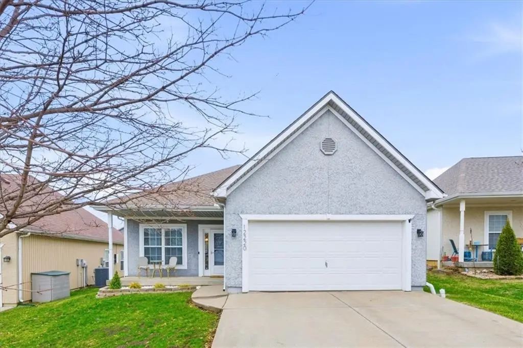 12220 N Pomona Lane, Kansas City, MO 64163 - #1