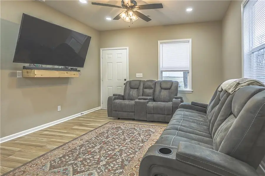 401 N Darneal Avenue, Richmond, MO 64085 - #3