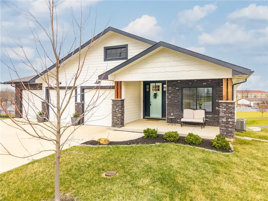 1100 NE Goshen Court, Lees Summit, MO 64064 - #3