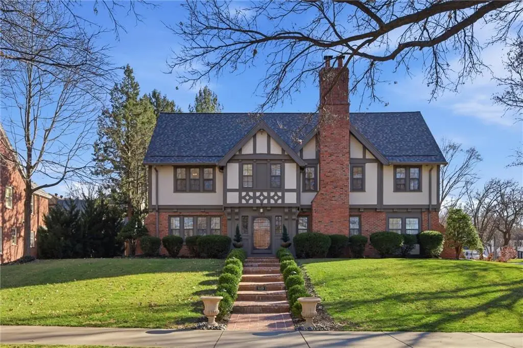 649 W Meyer Boulevard, Kansas City, MO 64113 - #1