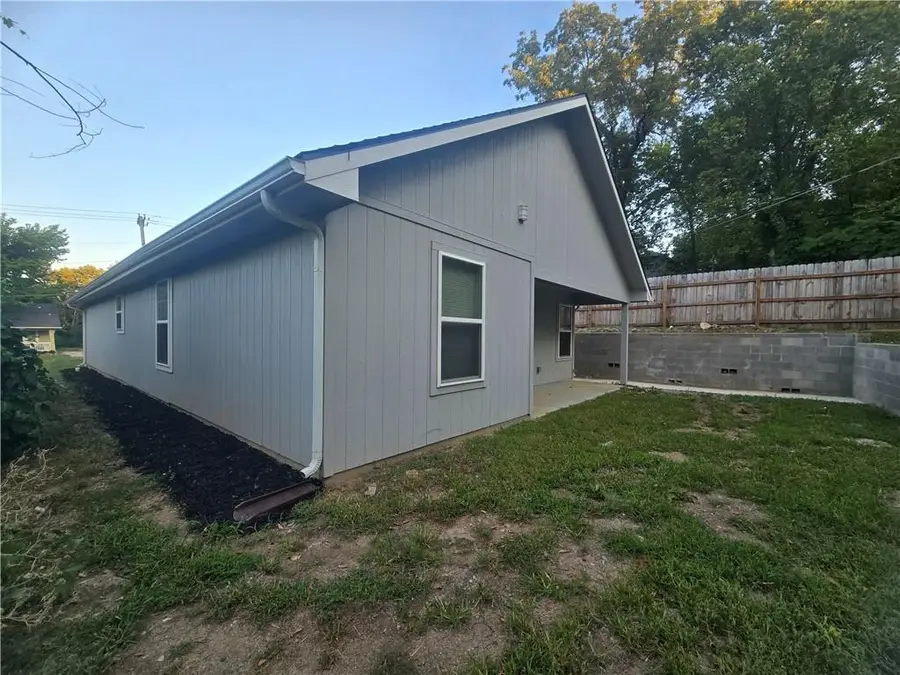 4939 Woodland Avenue, Kansas City, MO 64130 - #3