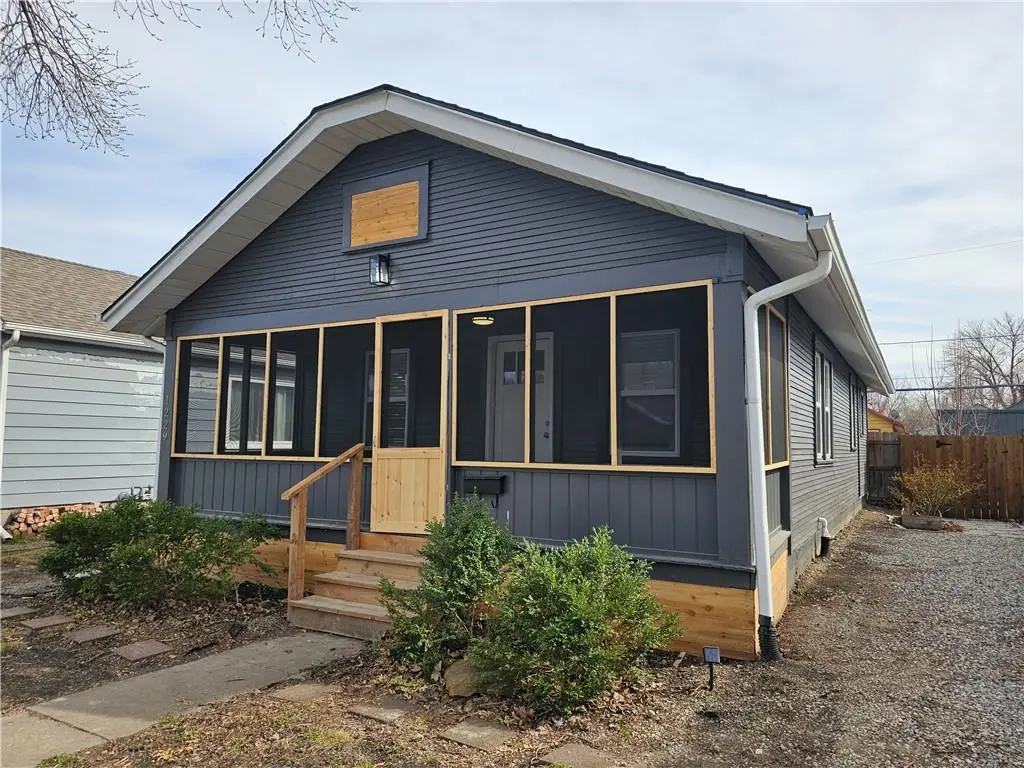 1229 E 24th Avenue, North Kansas City, MO 64116 - #1