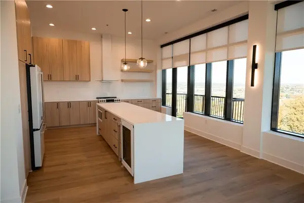 2940 Baltimore Avenue #1501, Kansas City, MO 64108