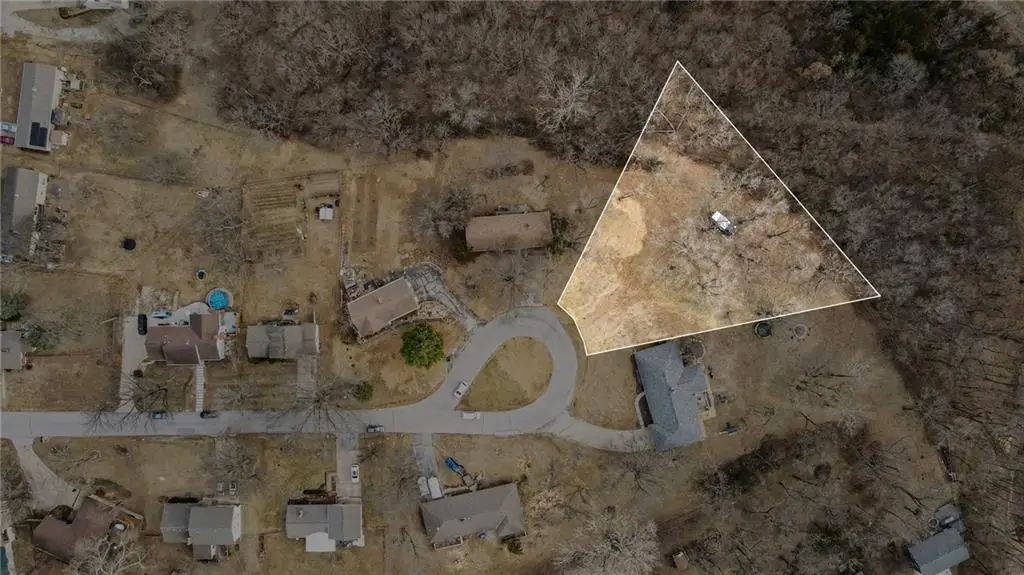 6501 NW Valley View Drive, Parkville, MO 64152 - #1