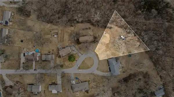 6501 NW Valley View Drive, Parkville, MO 64152