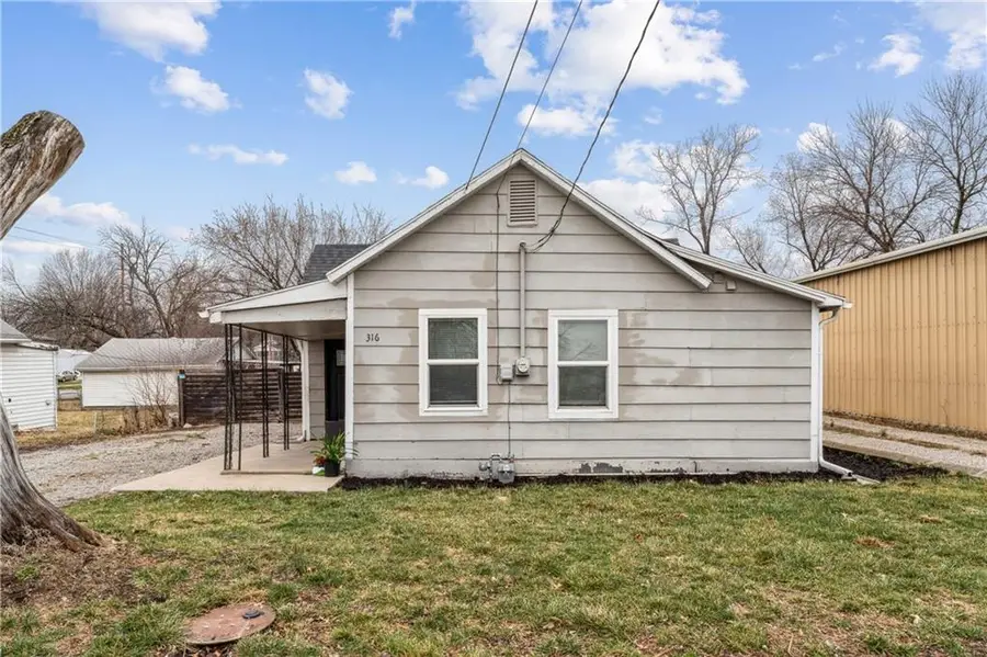 316 W Elm Street, Olathe, KS 66061 - #2