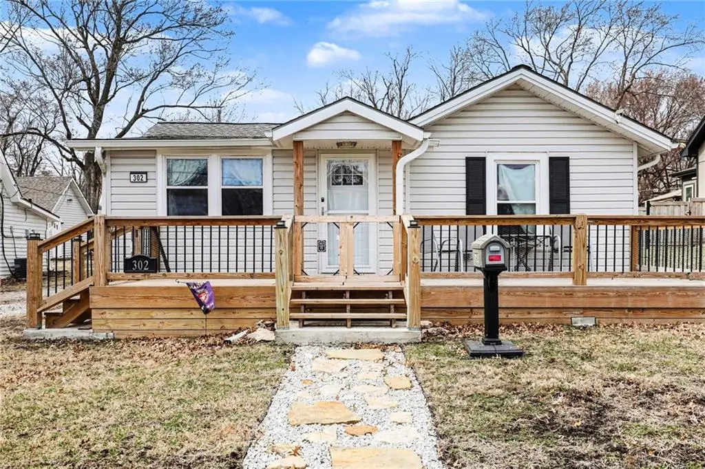 302 NE Green Street, Lees Summit, MO 64063 - #1