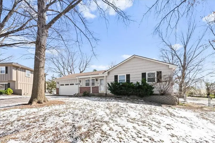 9421 Mackey Street, Overland Park, KS 66212 - #2