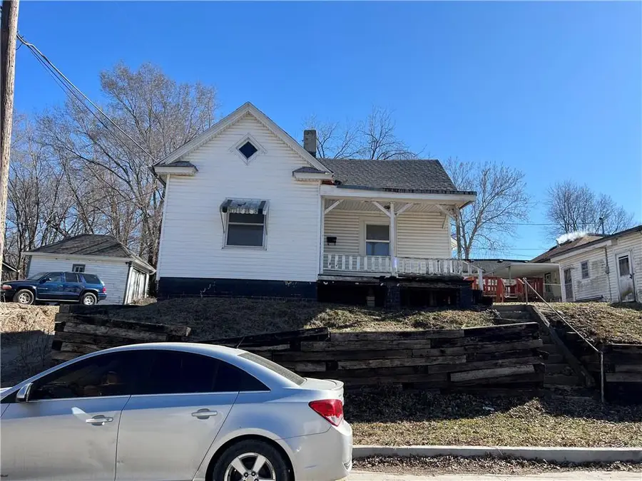 2003 Holman Street, Saint Joseph, MO 64501 - #3