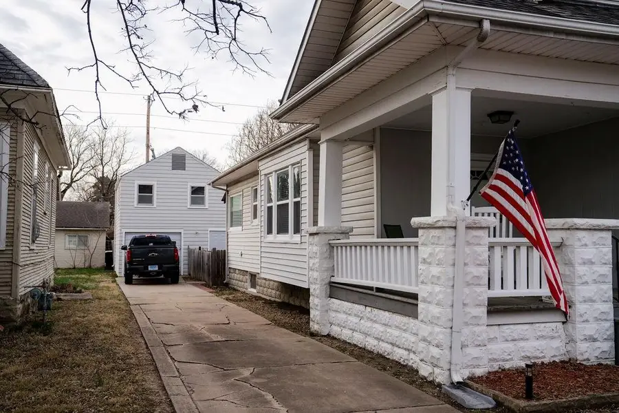 2408 Crawford Avenue, Parsons, KS 67357 - #2