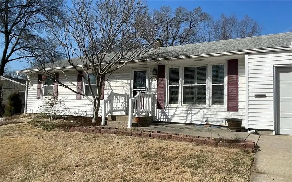 6200 Russell Street, Mission, KS 66202 - #1