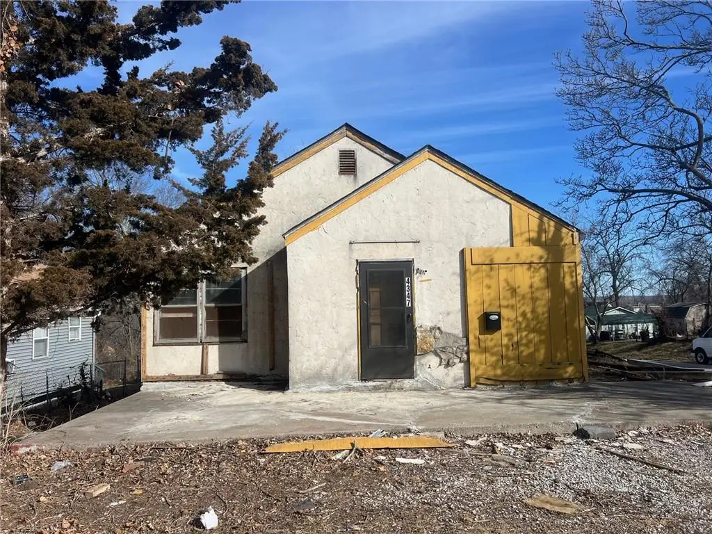 4347 E Indiana Avenue E, Kansas City, MO 64130 - #1