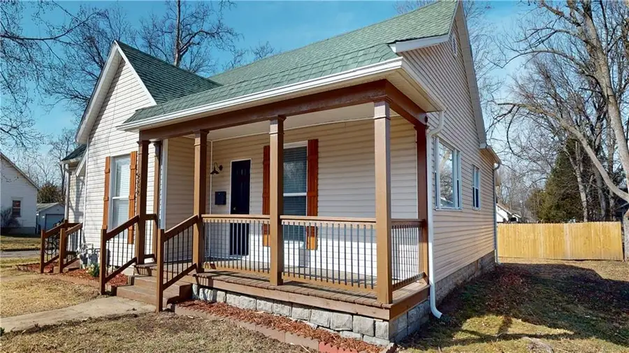 526-528 W Austin Boulevard, Nevada, MO 64772 - #2