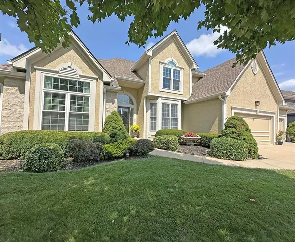 5908 NE Coral Circle, Lee's Summit, MO 64064