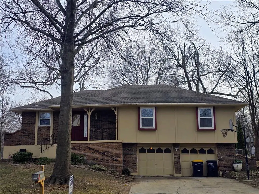 1211 SE Briarcroft Street, Lees Summit, MO 64063 - #1