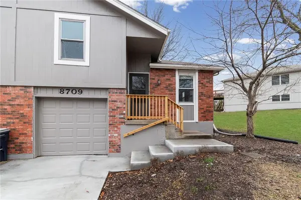 8709 N Hull Avenue, Kansas City, MO 64154