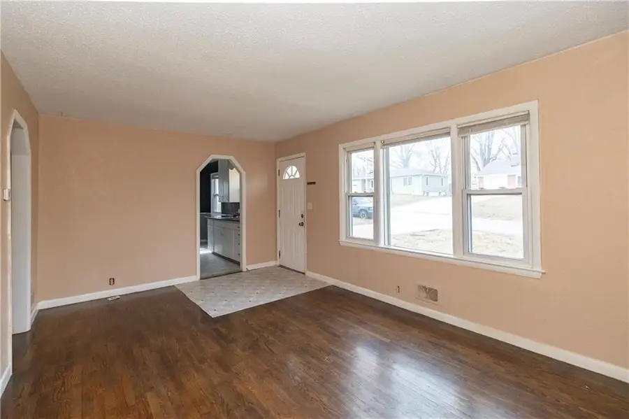 7109 N Cherry Lane, Gladstone, MO 64118 - #3