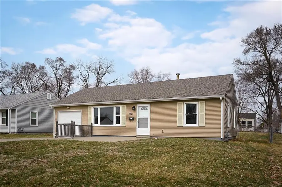 608 NE 66th Terrace, Kansas City, MO 64118 - #2
