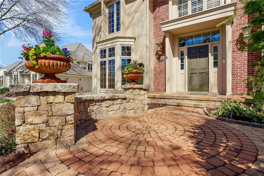 2640 W 118th Terrace, Leawood, KS 66211 - #3