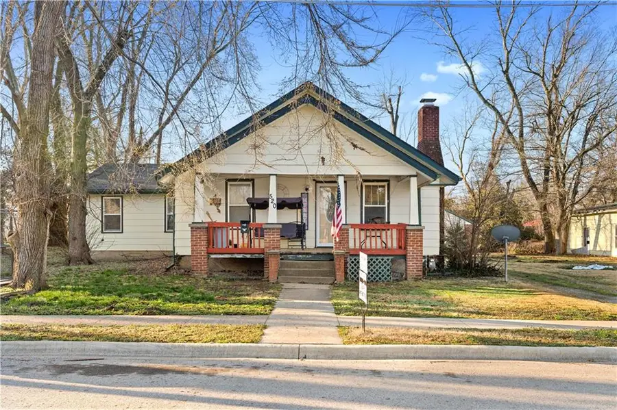 520 E Lee Street, Nevada, MO 64772 - #3