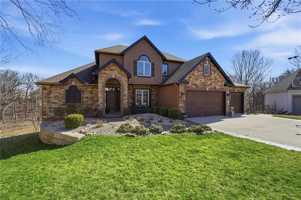 6115 NW Chestnut Court, Parkville, MO 64152 - #1